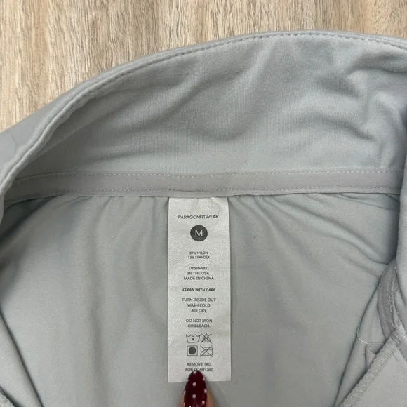 Paragon Fitwear quarter zip long sleeve jacket size medium in light gray / ivory - Picture 3 of 8